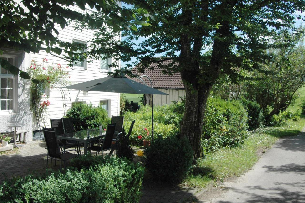 Altes Schulhaus Apartment Argenbuhl ภายนอก รูปภาพ